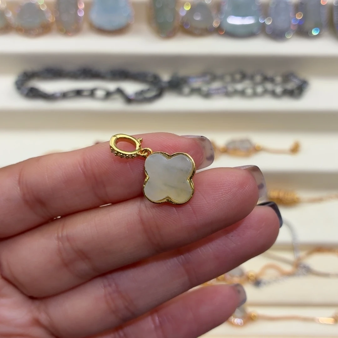 翡翠银S925镶嵌颈饰四叶草