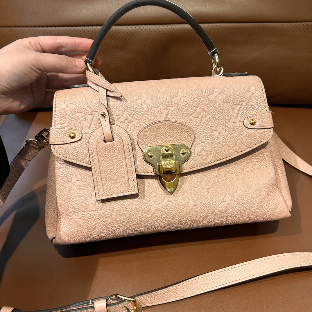 99新 LouisVuitton/路易威登 芯片全皮压纹邮差georges手提斜挎包