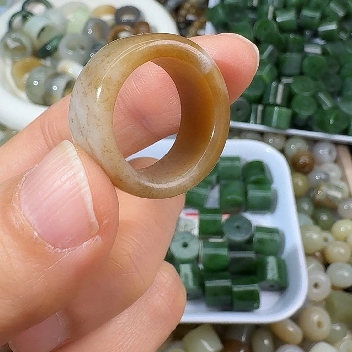 和田玉（糖玉）未镶嵌戒指17.5内径