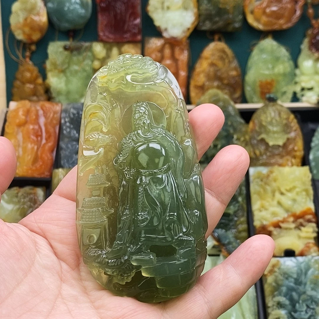 蛇纹石玉未镶嵌颈饰大尺寸关公