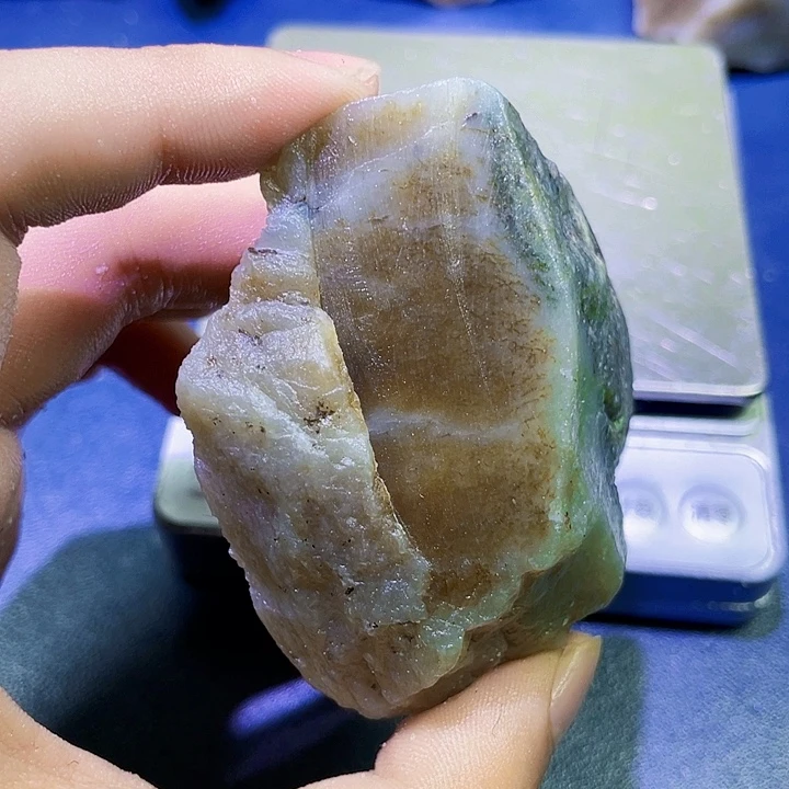 未镶嵌和田玉（糖玉）珠宝半成品
