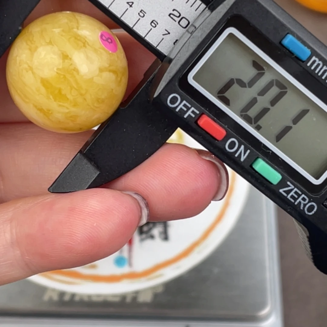 未镶嵌蜜蜡裸石微瑕188