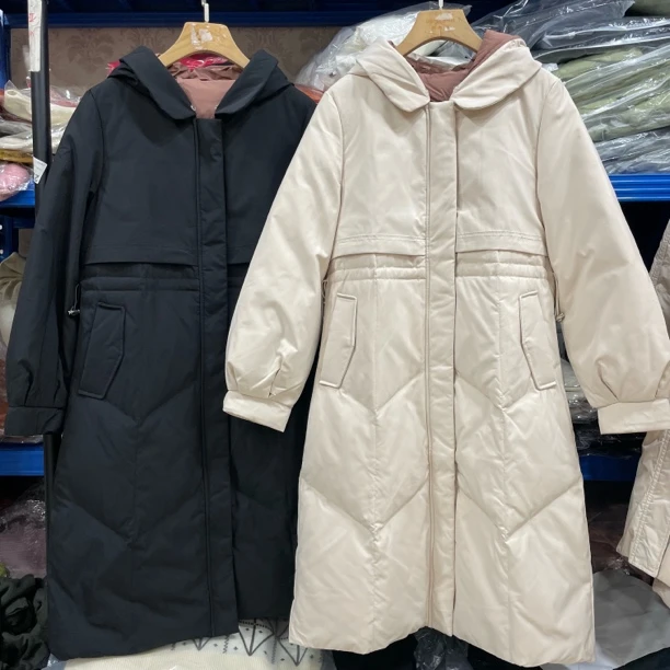 8185冬季女款连帽长款收腰外套