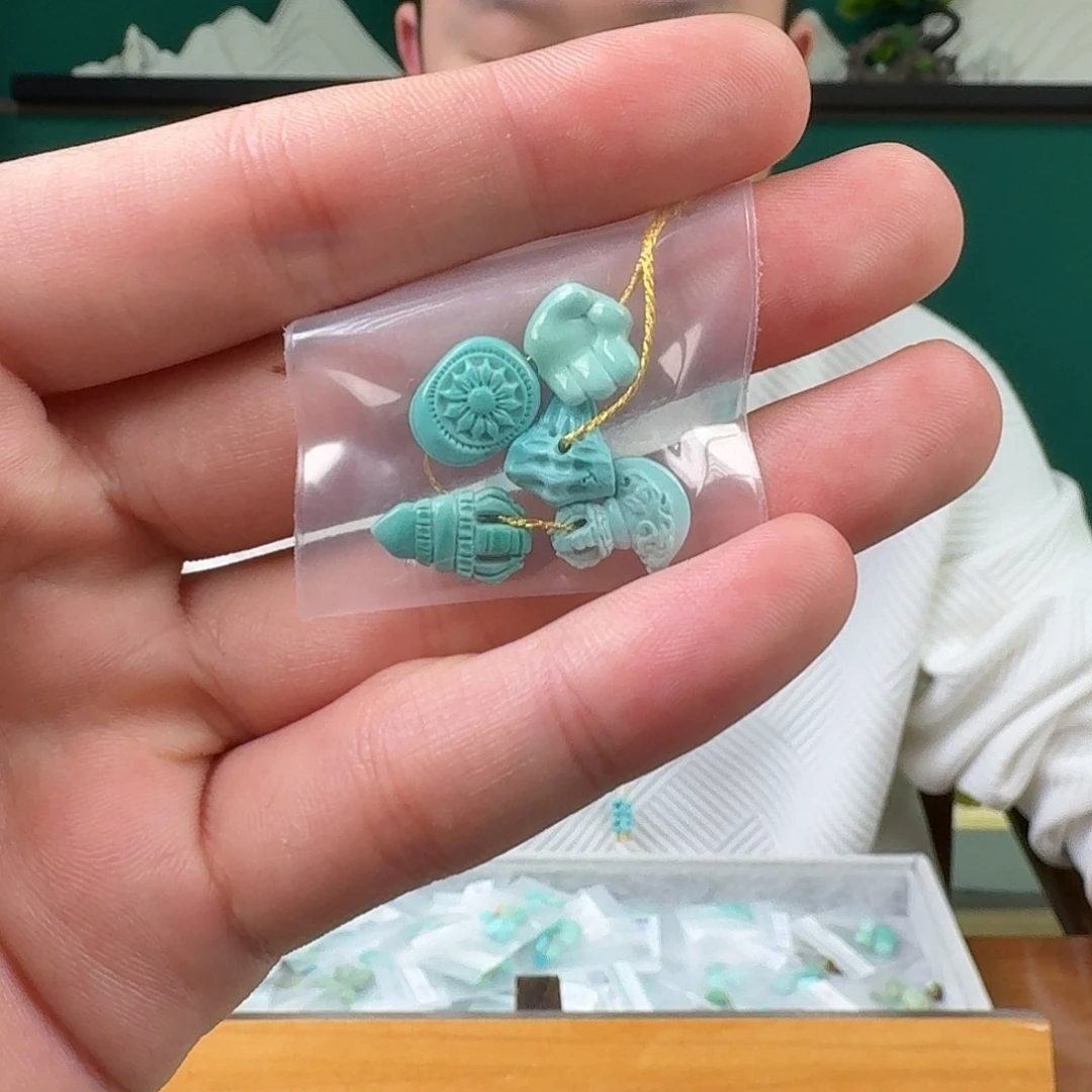 绿松石未镶嵌珠宝奇石