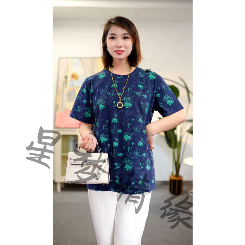 大码女装清新时尚植物花卉圆领宽松型通勤风大码短袖T恤女