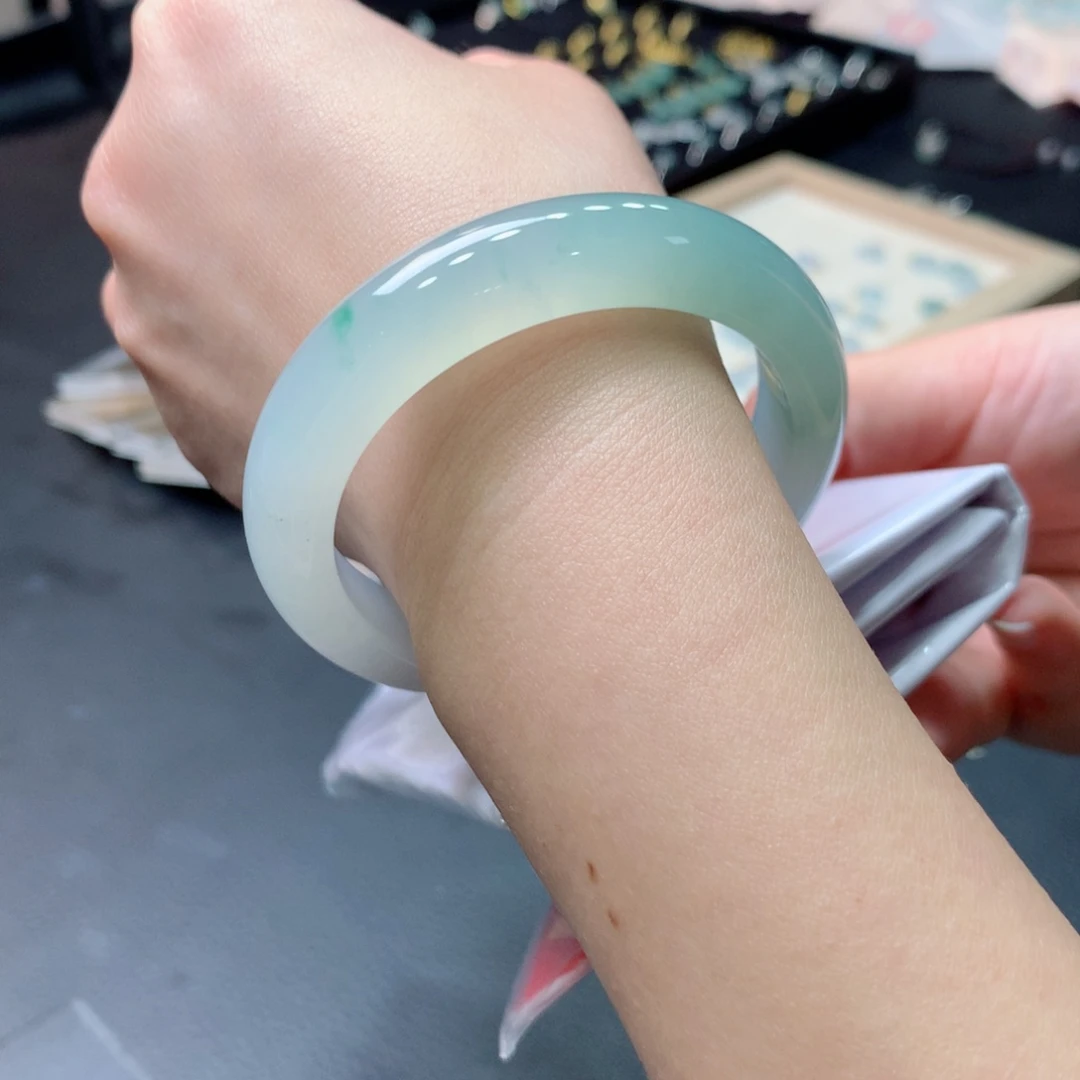 未镶嵌手镯翡翠翡翠