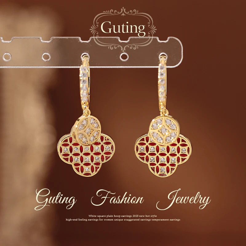 铜合金合成锆石耳饰 23127金色钱币四叶草耳扣耳环女高级感耳钉