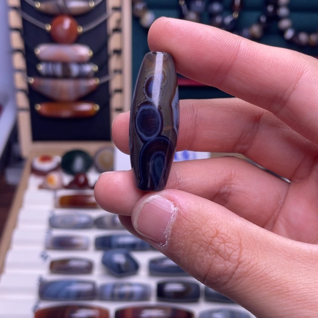 轩***轩玛瑙/玉髓合金颈饰