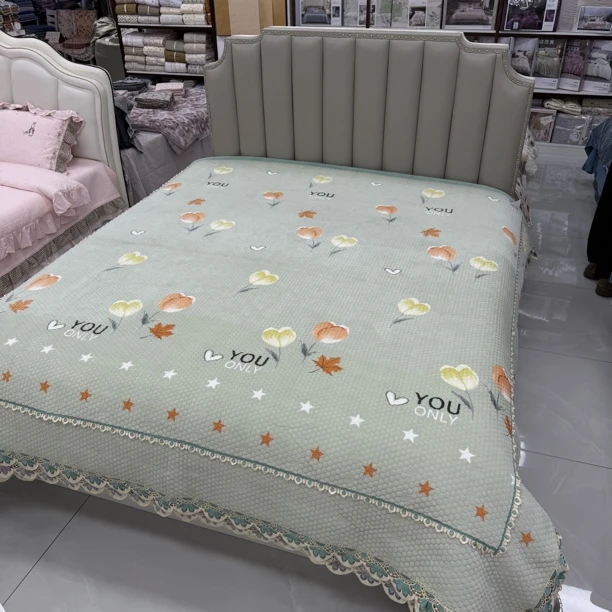 宝宝绒双层花边床盖2.5x2.5米