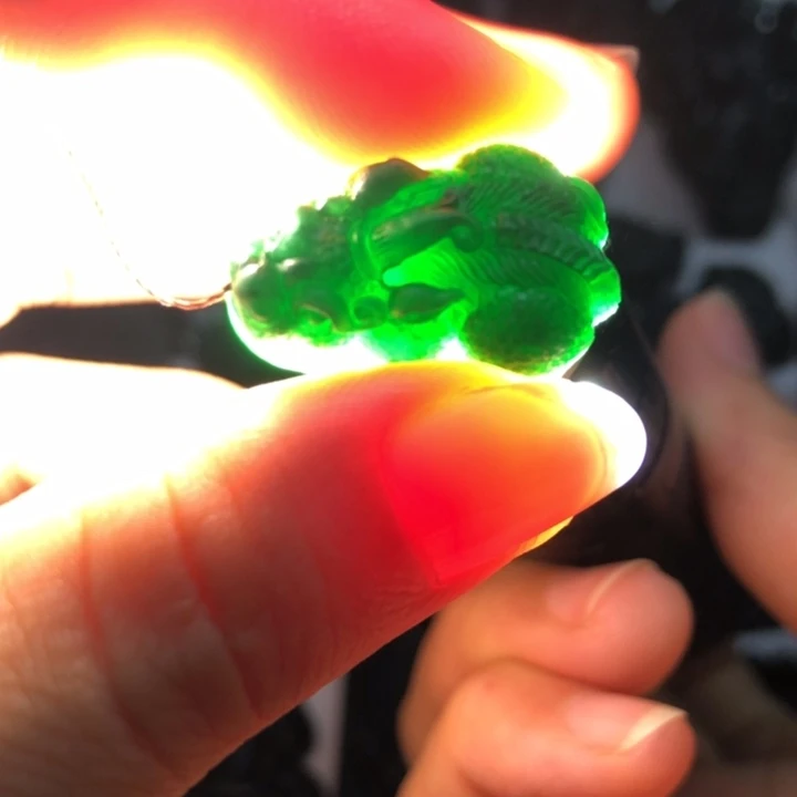 定制翡翠未镶嵌貔貅