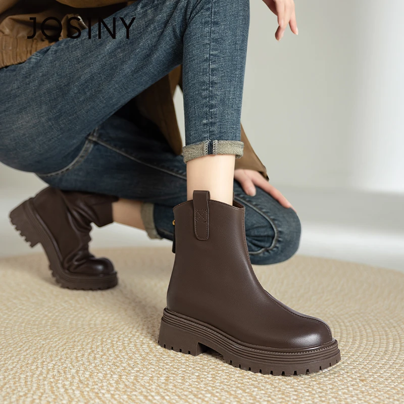 卓诗尼冬季时尚女靴圆头保暖百搭显瘦小众气质时装靴英伦风瘦瘦靴