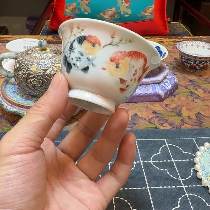 釉下五彩鱼撇口杯