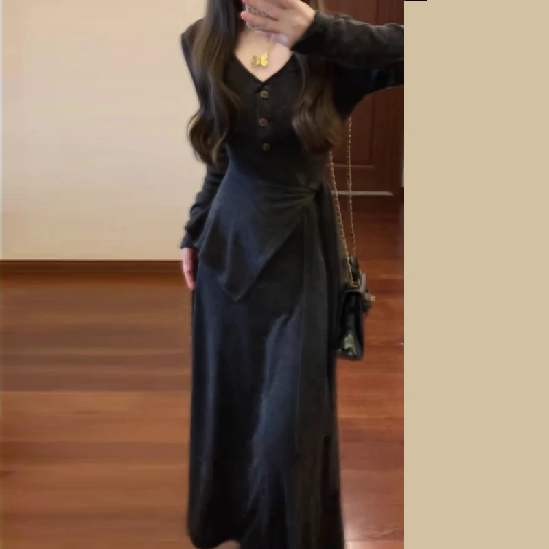 2025早秋新款慵懒风V领长裙胖mm长袖长款收腰轻奢风气质连衣裙女