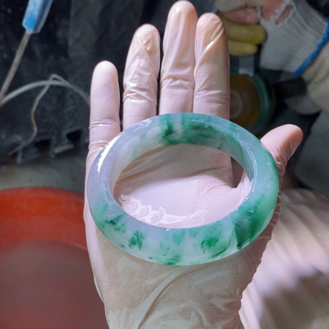 冉***✧石英质玉（非洲翠）未镶嵌手镯定制
