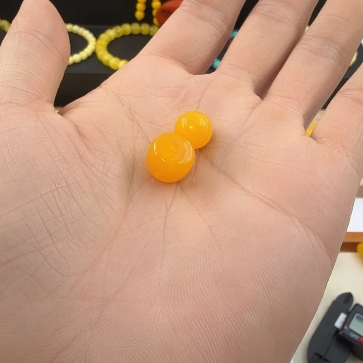蜜蜡橙红老蜡一对