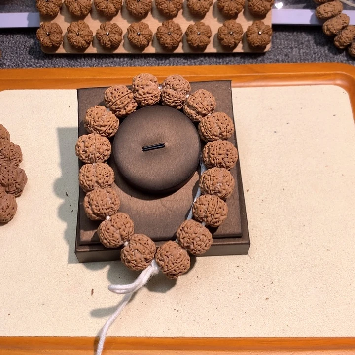 吊坠金刚菩提34号 20蜂窝梅花