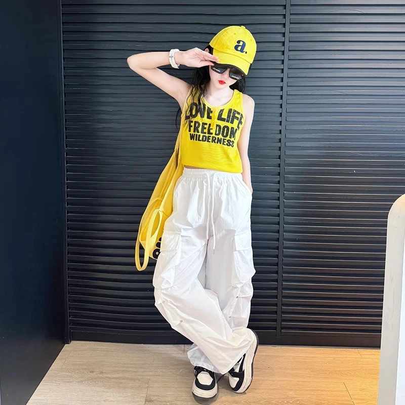 女童工装裤夏薄款2025新款儿童白色裤子夏装女孩背心韩系穿搭套装