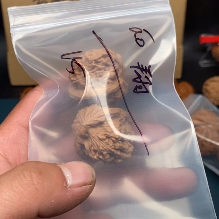 翱***翔文玩核桃吊坠文玩核桃天地，，