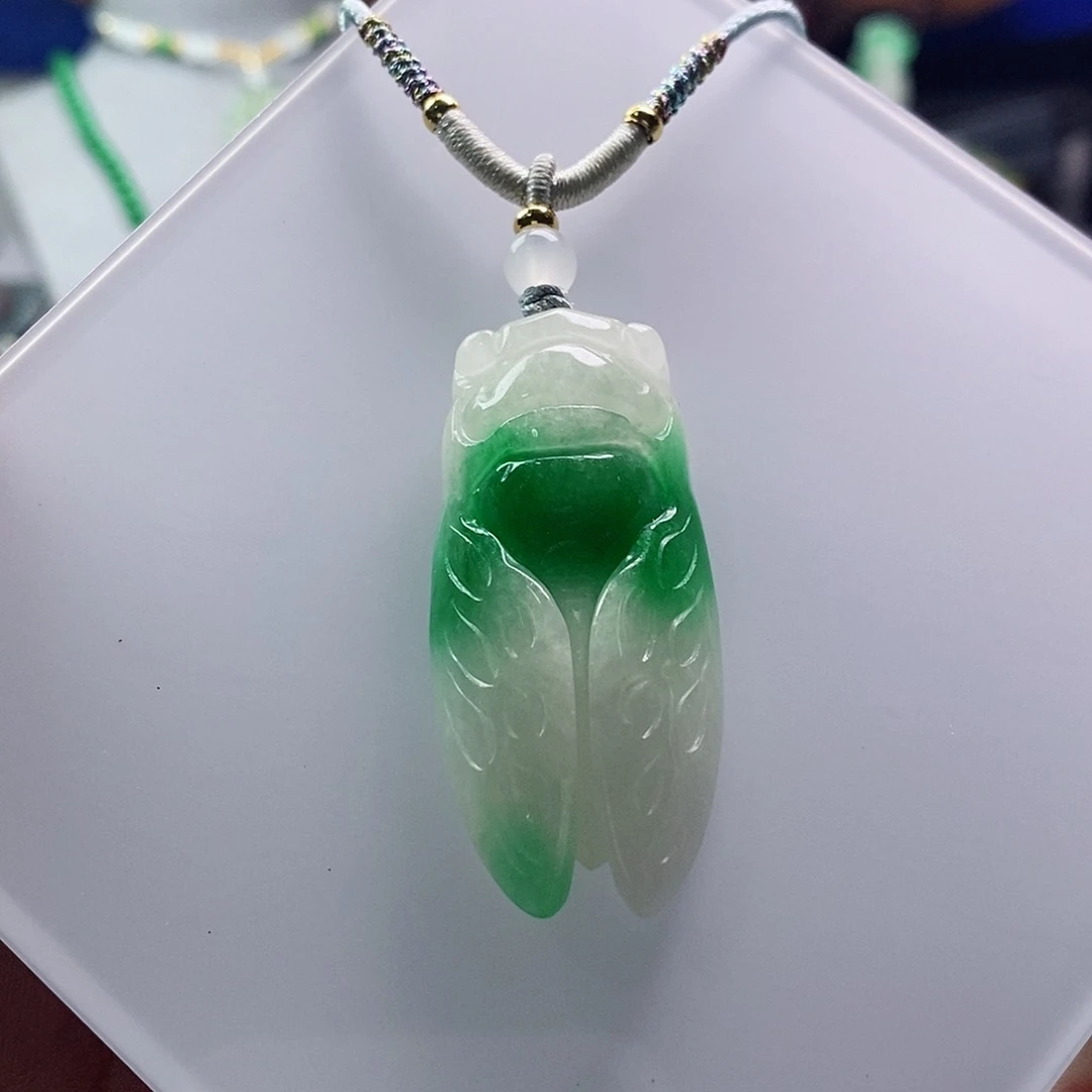 翡翠未镶嵌吊坠(赠链)