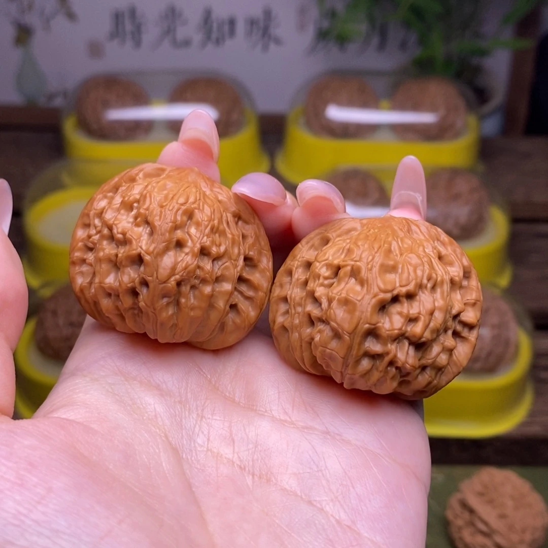 文玩核桃吊坠伊*安全品38+山地磨盘红皮1906