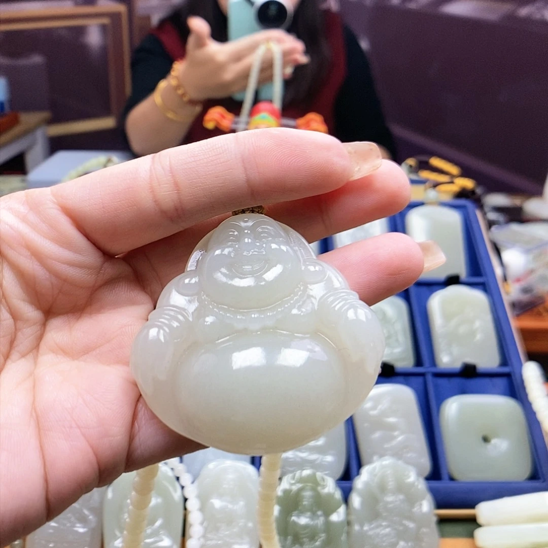 和田玉颈饰未镶嵌丽****肥