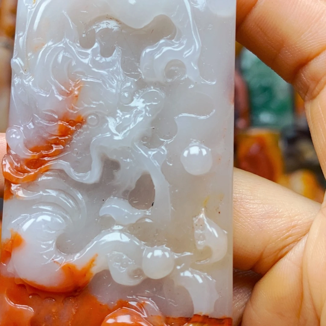 石英质玉（黄龙玉）未镶嵌颈饰