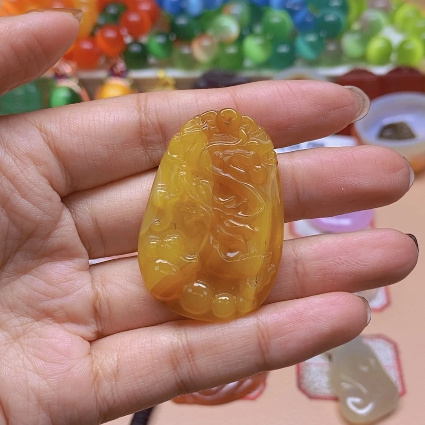 【闪购商品】玛瑙/玉髓颈饰未镶嵌太****阳