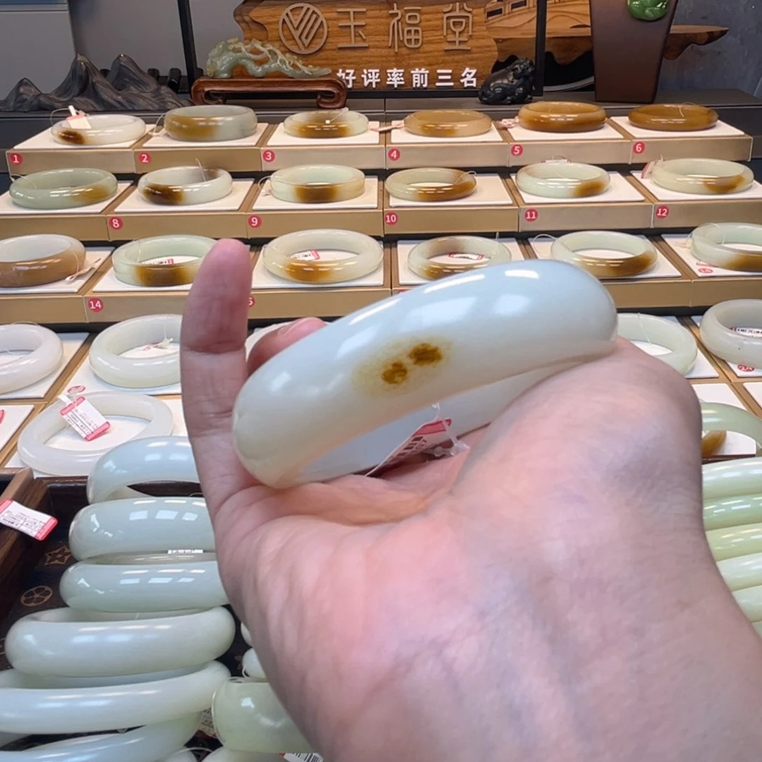 和田玉手镯未镶嵌9