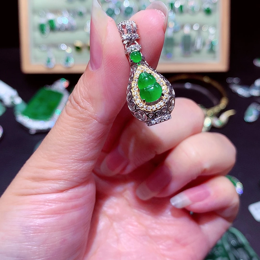 【闪购商品】翡翠吊坠(不含链)未镶嵌