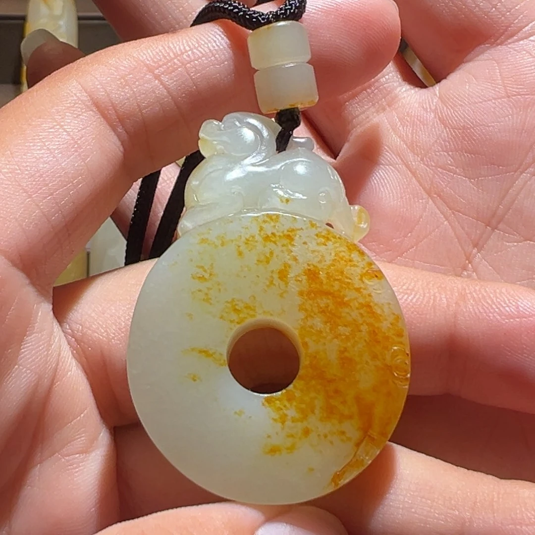 和田玉未镶嵌颈饰子*