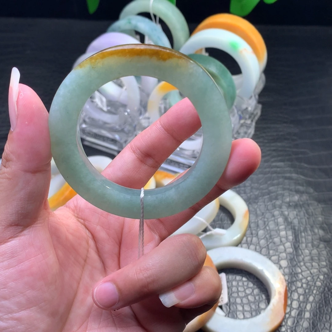 定制翡翠未镶嵌手镯