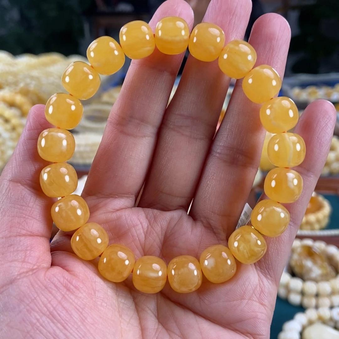 琥珀未镶嵌珠宝奇石11同料鸡油红飘白花老型17.14