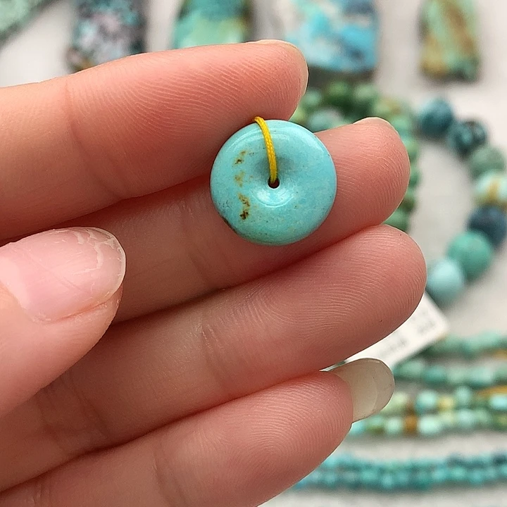 绿松石未镶嵌原矿