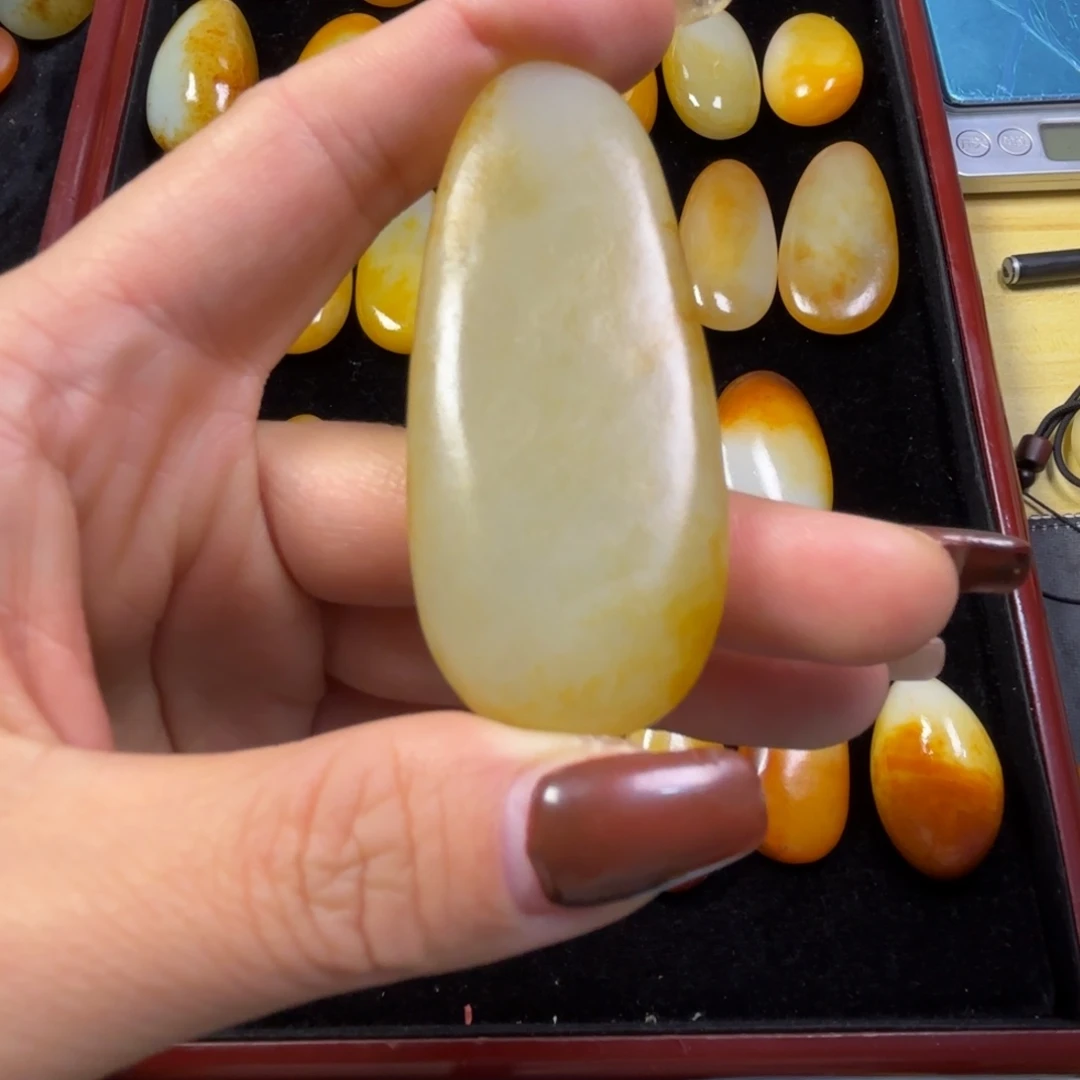 @***心和田玉未镶嵌颈饰