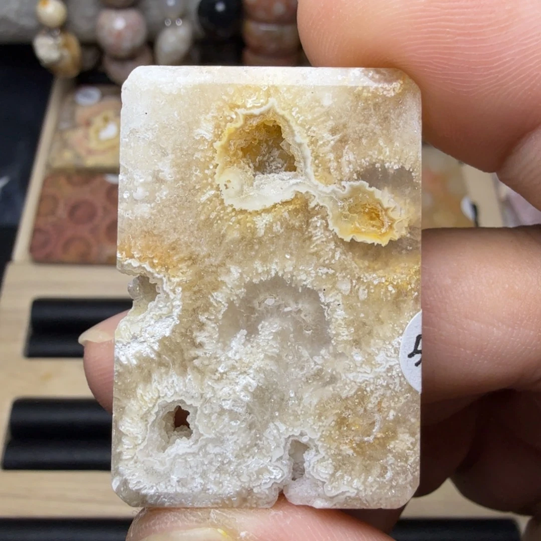 石英质玉未镶嵌纯天然色有机玉石保真色