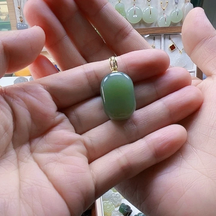 和田玉未镶嵌吊坠(不含链)幸**家