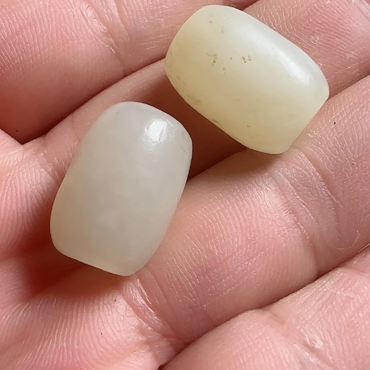 和田玉颈饰未镶嵌百**尘