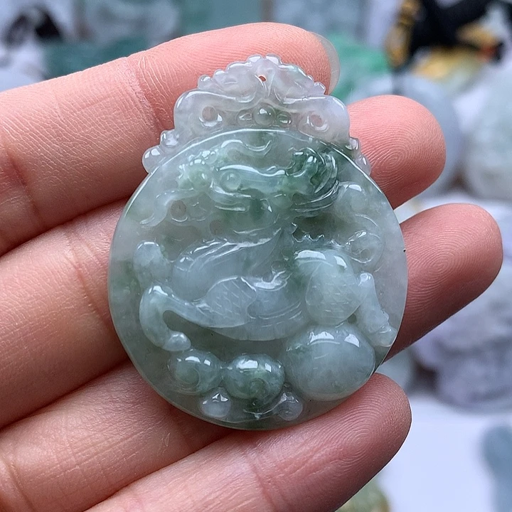 翡翠未镶嵌颈饰麒麟福利