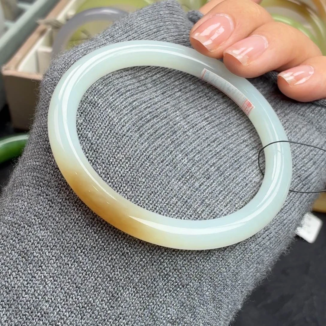 和田玉未镶嵌手镯糖白美人条16号