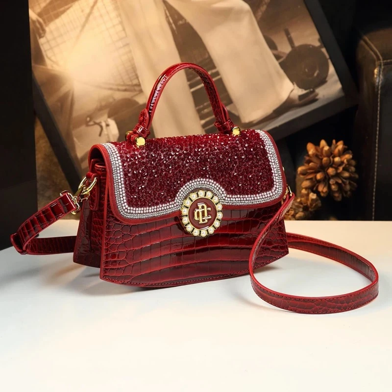 新款烫钻小众独特高级感今年流行斜挎小包包完美国际联名款