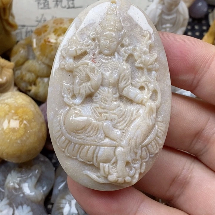 颈饰未镶嵌硅化珊瑚（珊瑚玉）
