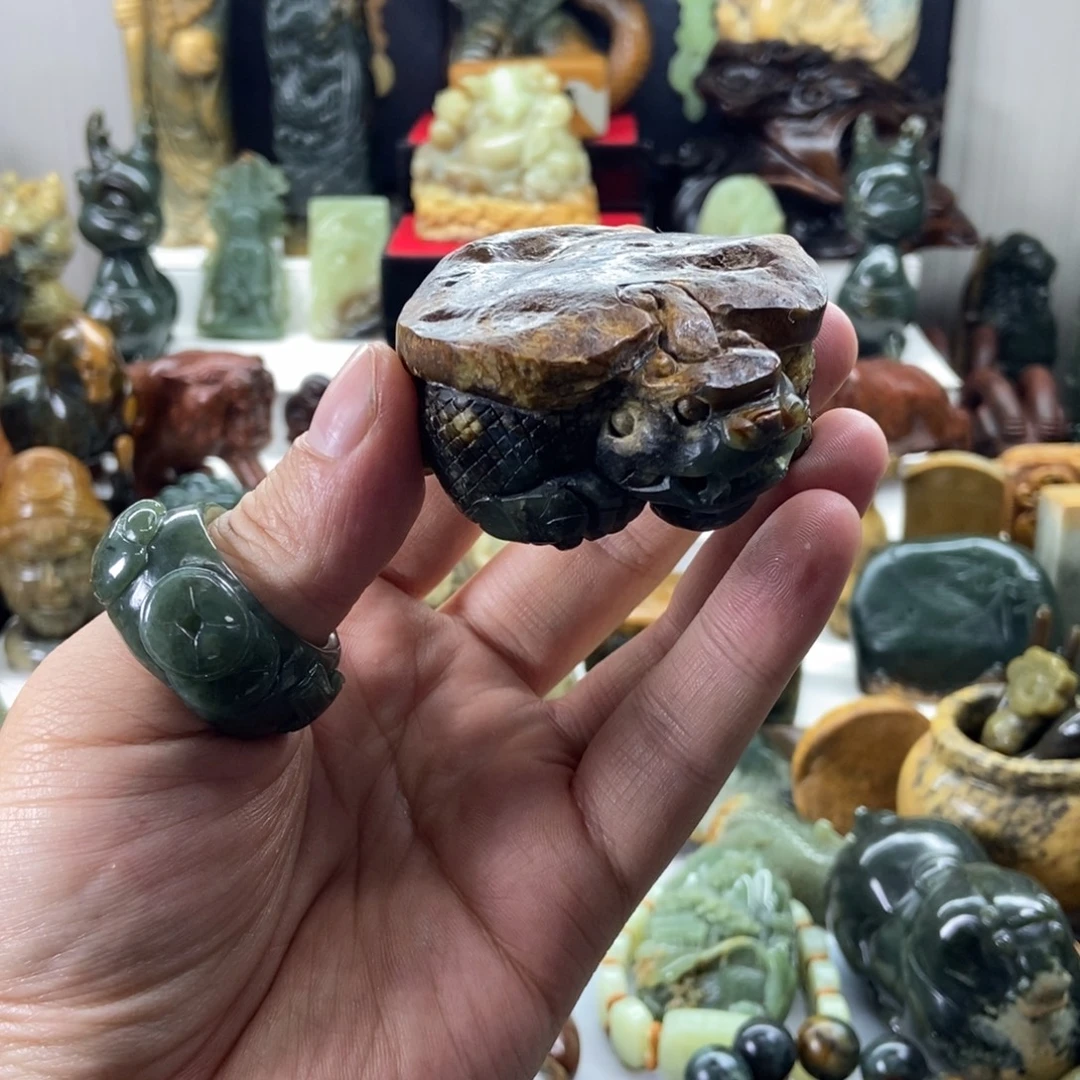 岫岩河磨玉（透闪石质玉）未镶嵌把件