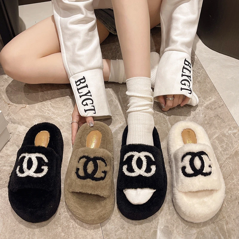 J大码一字厚底毛毛拖鞋外穿新款舒适柔软好搭保暖字母拖鞋女