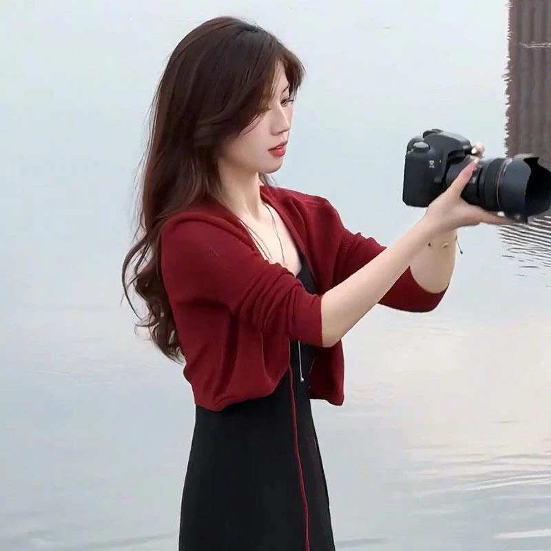 红色冰丝针织外套女秋薄纱开衫小坎肩防晒披肩配吊带裙子外搭罩衫