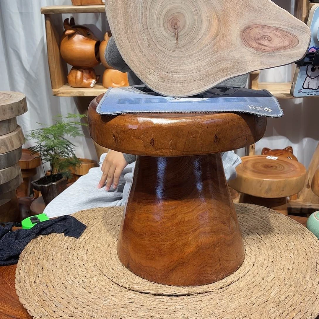 千***～香樟木根雕凳子一物一拍