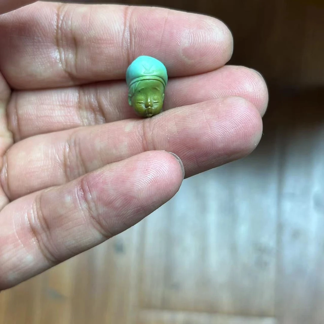 湖北原矿绿松石贝雷帽吊坠