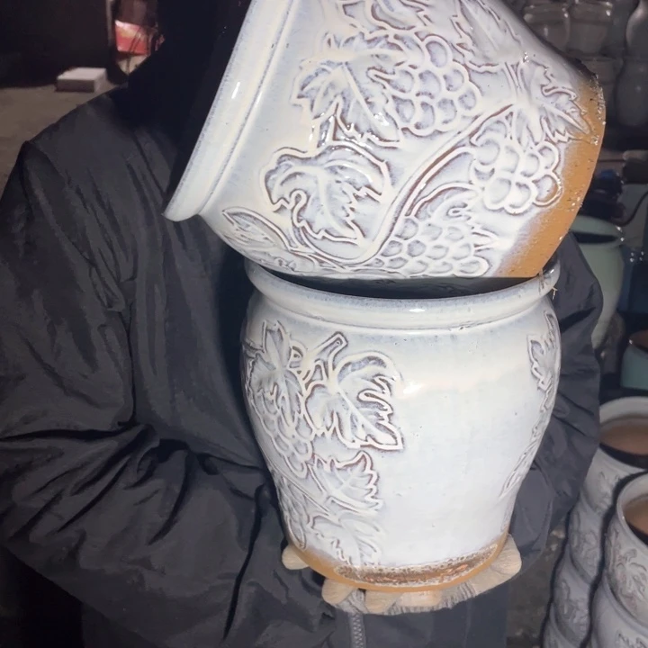 紫砂花盆口19高21瑕疵瑕疵