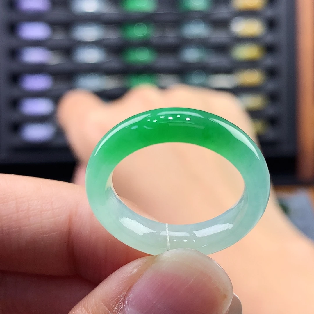 翡翠未镶嵌戒指18号