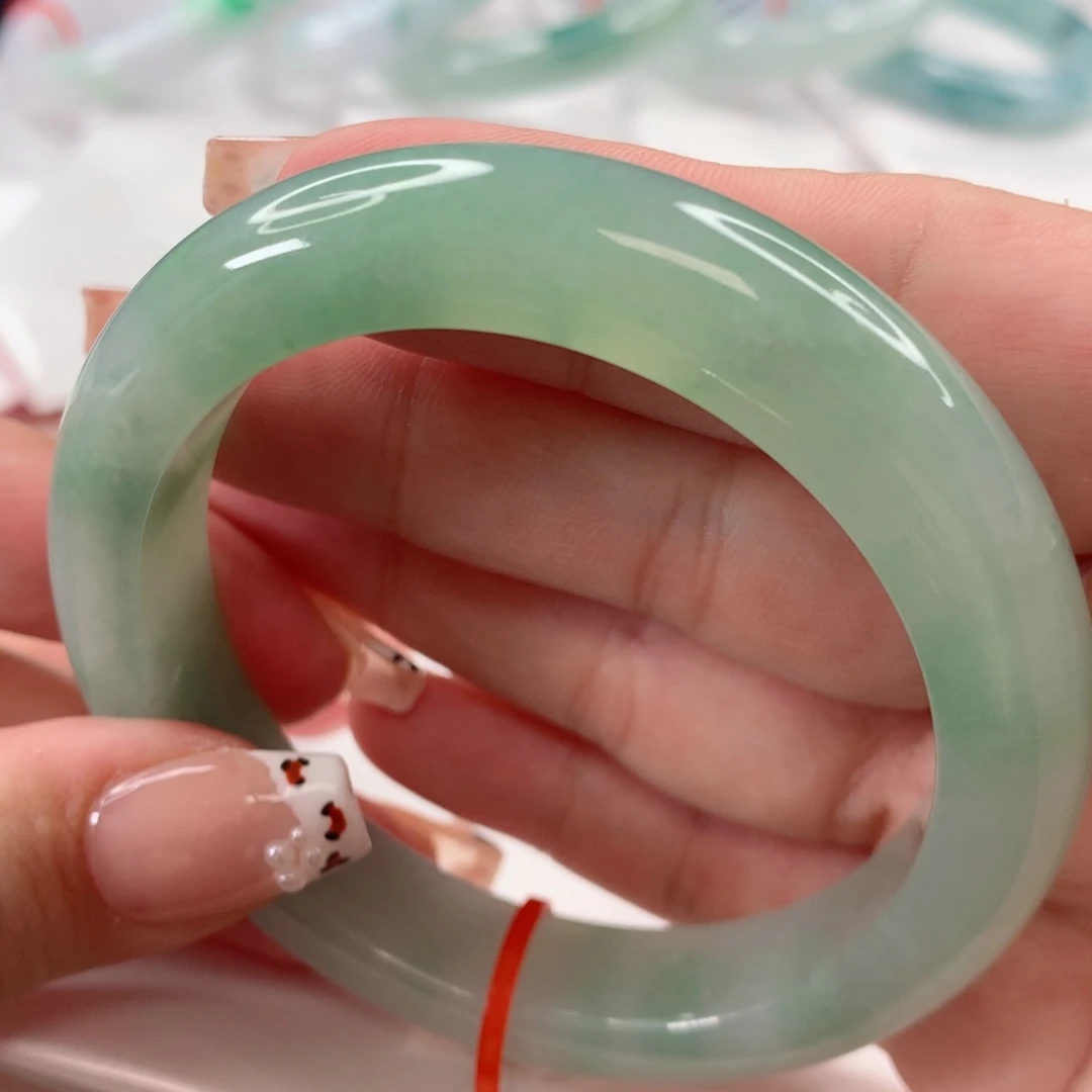 翡翠手镯未镶嵌54.6圈口