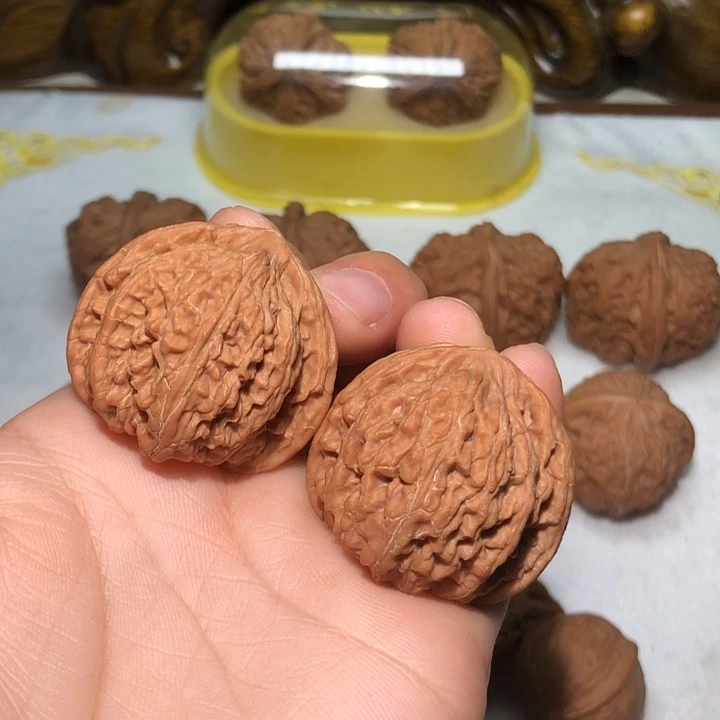 文玩核桃把件36红宝石